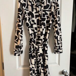Reitmans Black and Cream Abstract Midi Dress